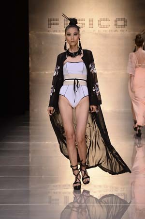 Sfilata Fisico by Cristina Ferrari Sfilata Fisico by Cristina Ferrari